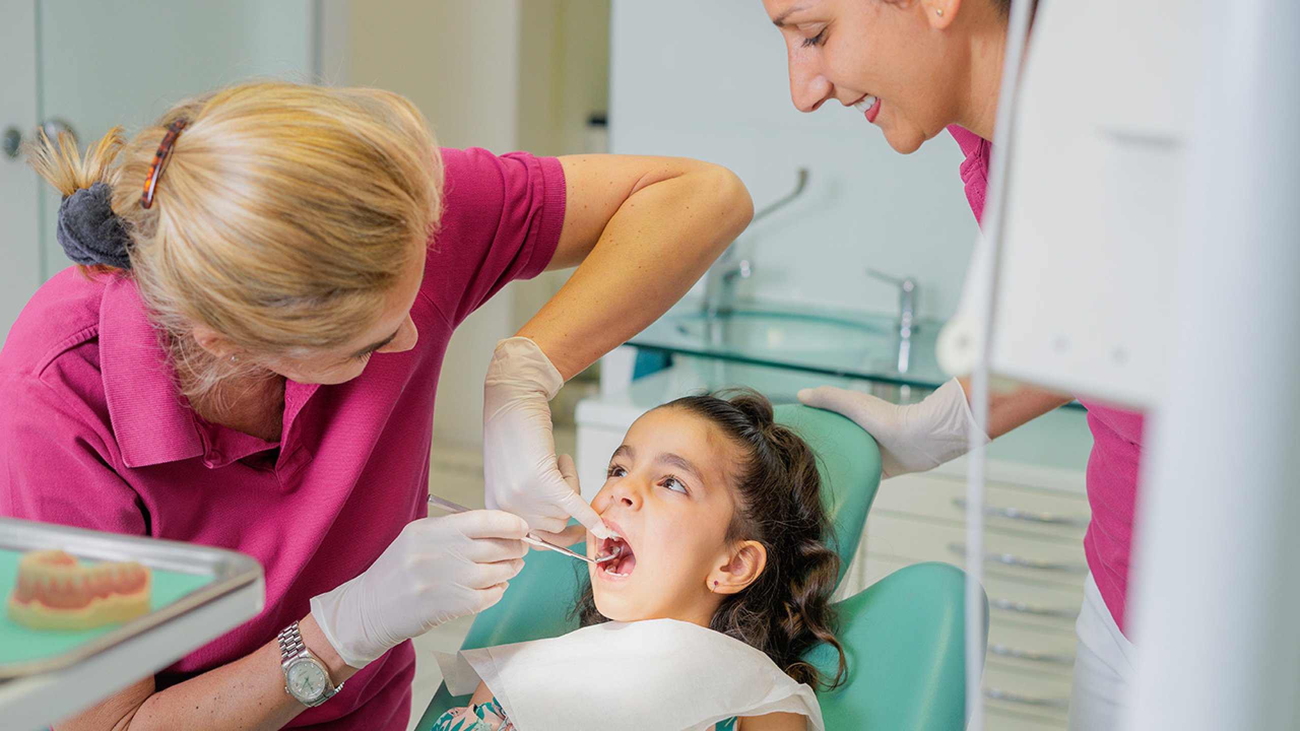 Dr. med. dent. Susanne Montag - Zahnärztin in Duisburg - Behandlung von Kindern und Angstpatienten